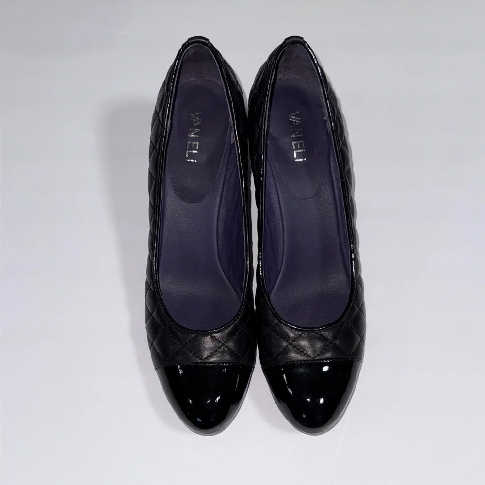 VANELI Black Quilted Heels